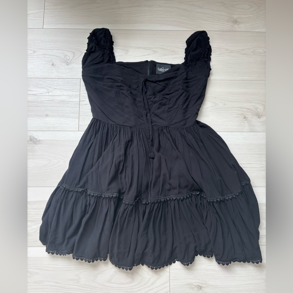 Collectif Tiered Dress with Puff Sleeves